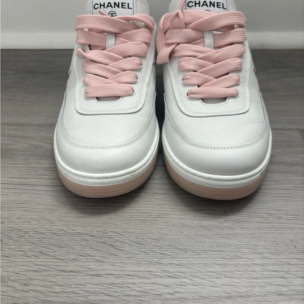 Chanel CC Low Top Sneakers White and Pink - Picture 3 of 4